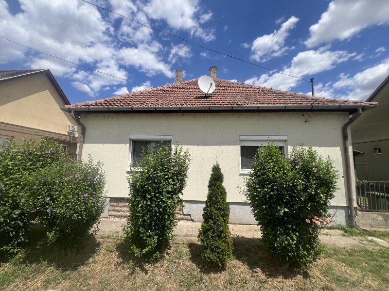 Deszk,  családi ház - 76 m2 - Családi ház