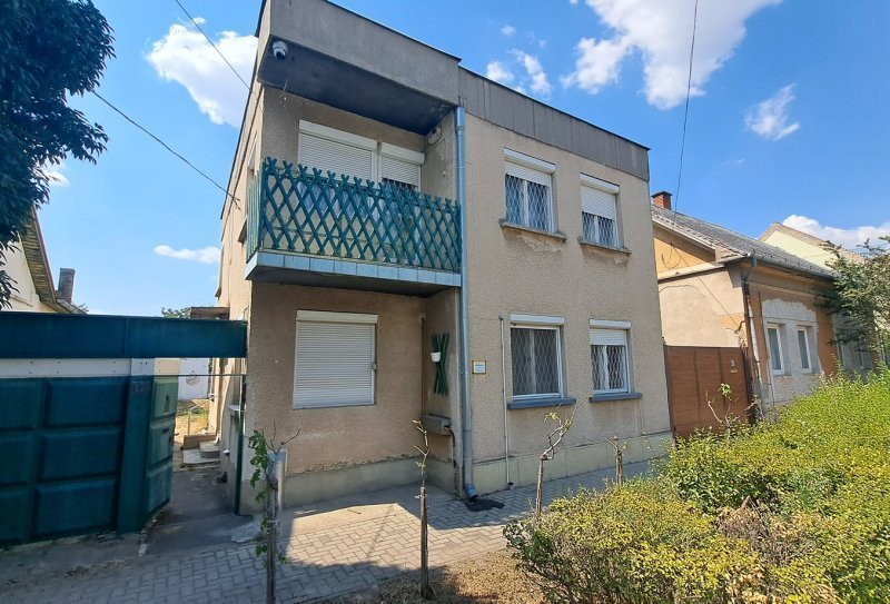 Makó, Csokonai utca, 2 szintes családi ház - 165 m2 - Családi ház