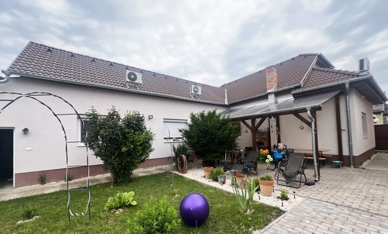 MAKÓ, IBOLYA UTCA - 134 m2 - Ház