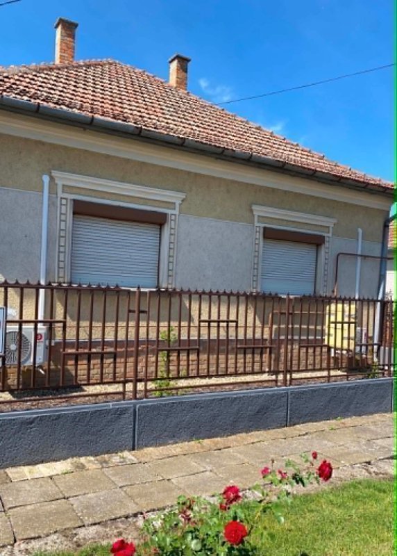 Röszke, csendes utcában kiváló állapotú ház - 115 m2 - Családi ház